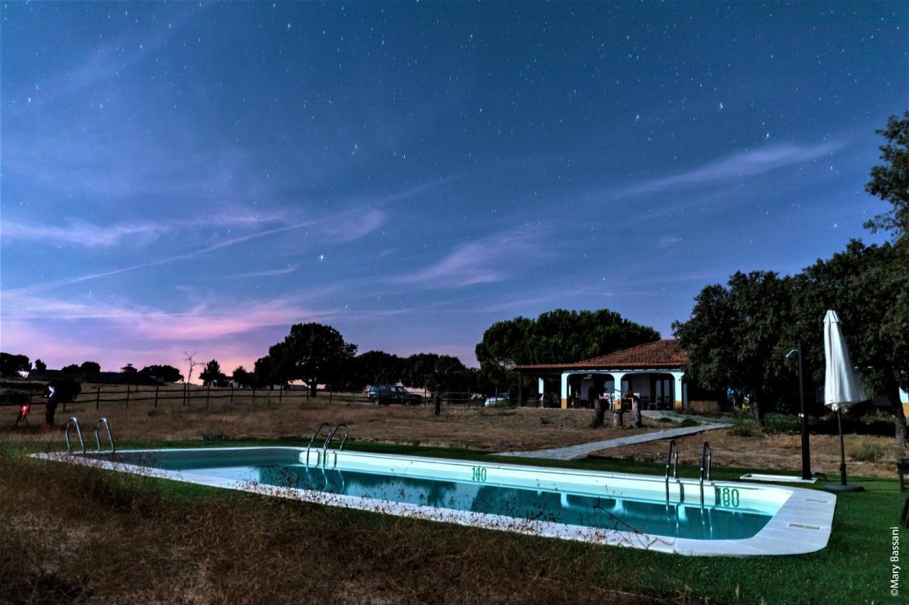 Eco-Lodge En La Reserva Privada Campanarios De Azaba - Proyecto De Conservacion Espeja Luaran gambar