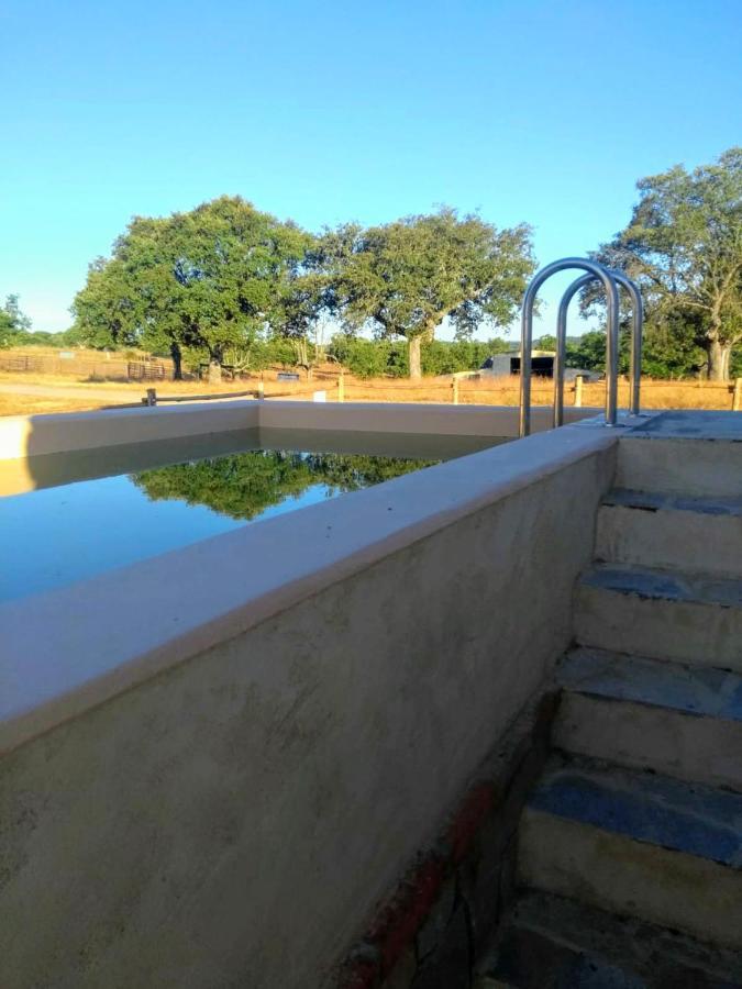 Eco-Lodge En La Reserva Privada Campanarios De Azaba - Proyecto De Conservacion Espeja Luaran gambar