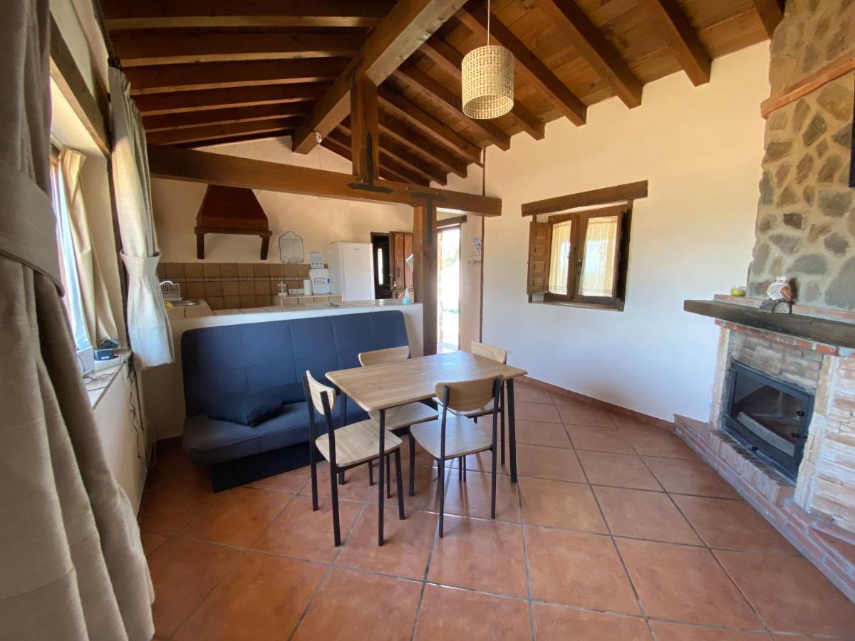 Eco-Lodge En La Reserva Privada Campanarios De Azaba - Proyecto De Conservacion Espeja Luaran gambar